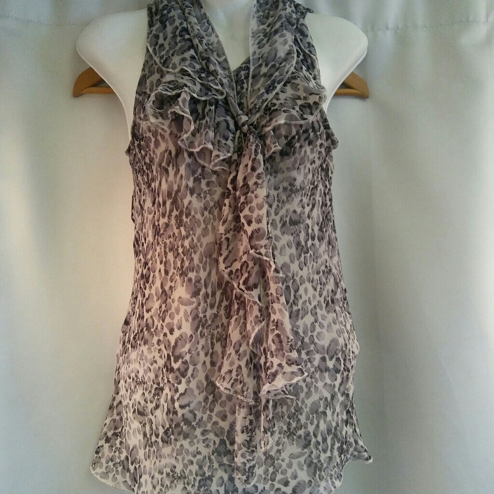 2 Haute Sheer Printed Sleeveles blouse, S